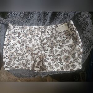 a.n.a Floral Mini Shorts in White and Brown